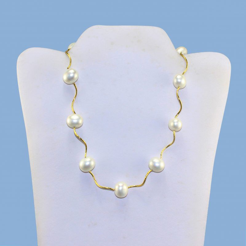 Elegant Floating Pearl Necklace