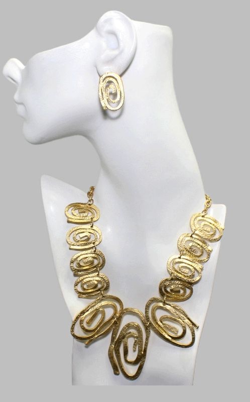 Brushed Gold Statement Jewelry Set Brushed Gold Statement Jewelry Set
