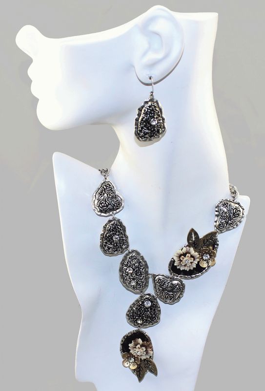 Elegant Garden Bloom Jewelry Set Elegant Garden Bloom Jewelry Set