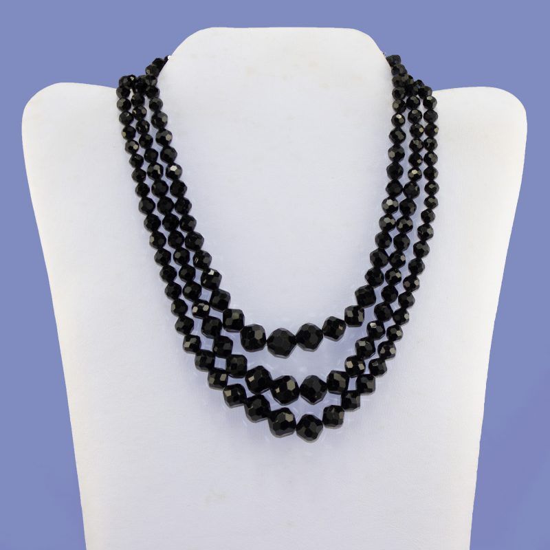 Vintage Glass Bead Necklace Vintage Glass Bead Necklace