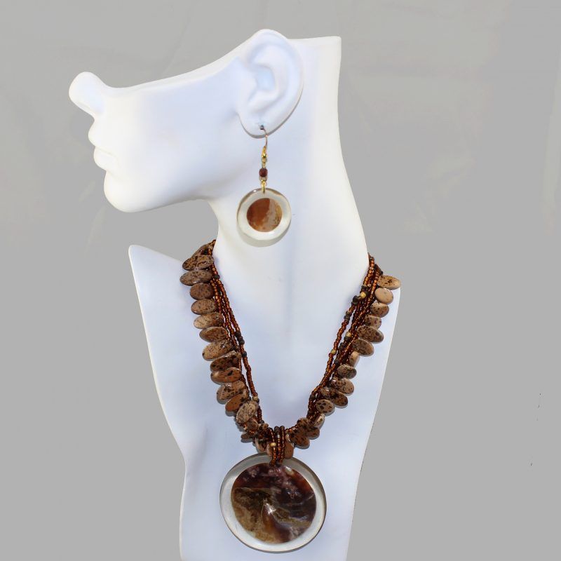 Earth Tone Shell Pendant Jewelry Set Earth Tone Shell Pendant Jewelry Set