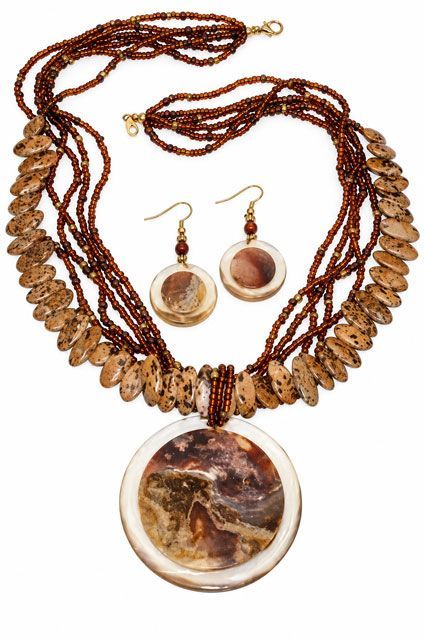 Earth Tone Shell Pendant Jewelry Set Earth Tone Shell Pendant Jewelry Set