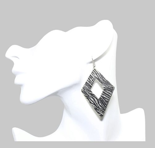 Sparkling Shiny Diamond Shaped Black Earrings Sparkling Shiny Diamond Shaped Black Earrings