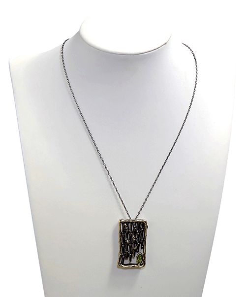 Elegant Peridot Open-Frame Necklace