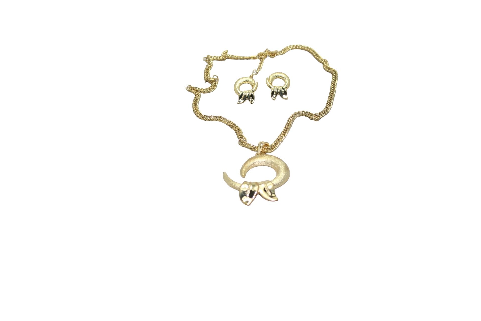 Gold Tone Fashion Jewelry Set