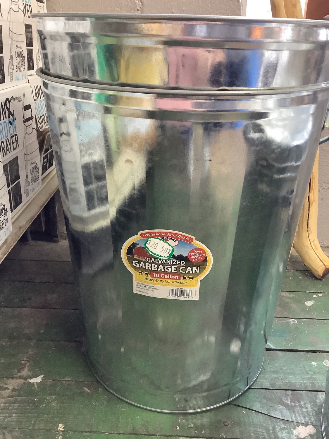 Galvanized Garbage Can (10 Gal) + Lid