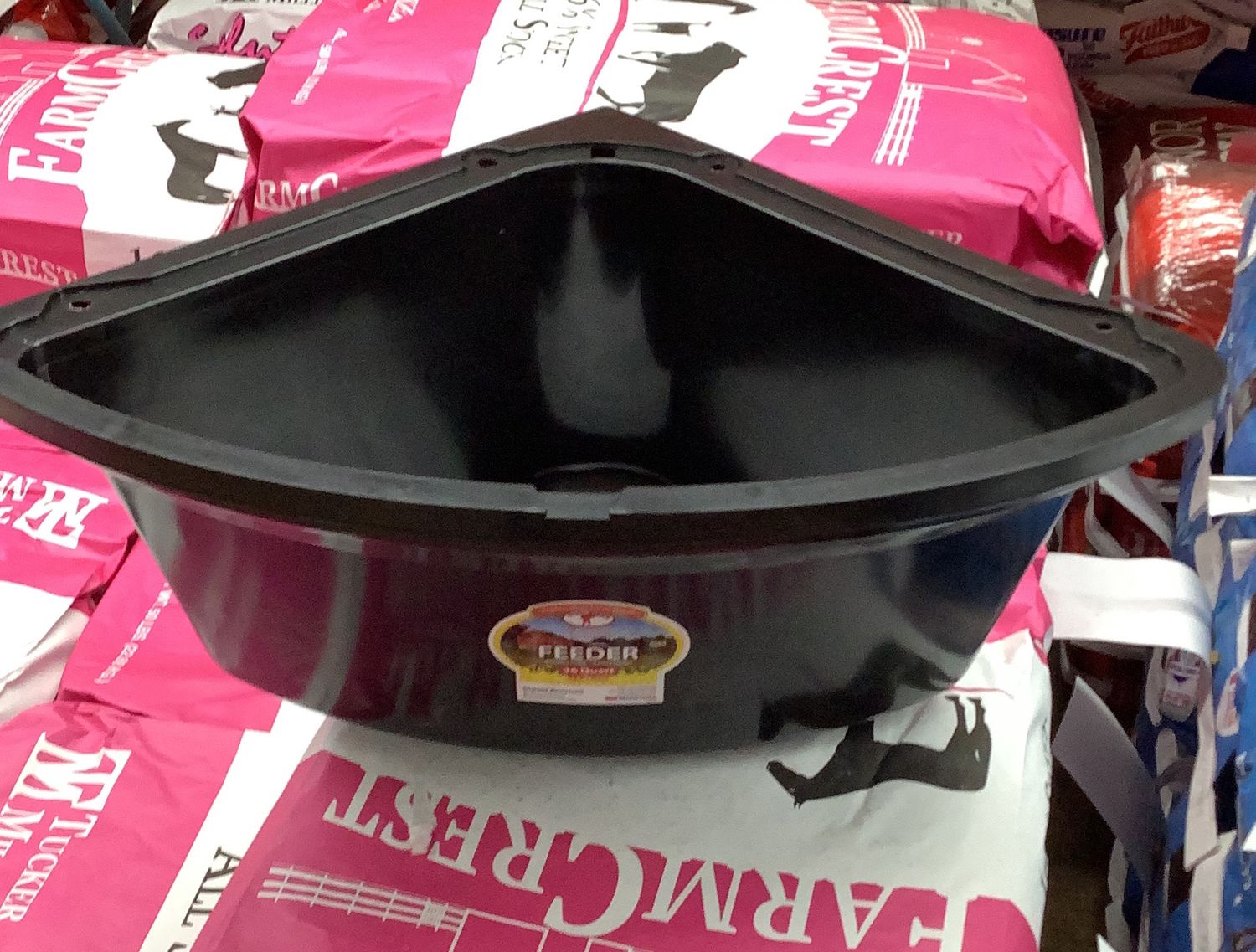 Plastic Corner Feeder (26qt)