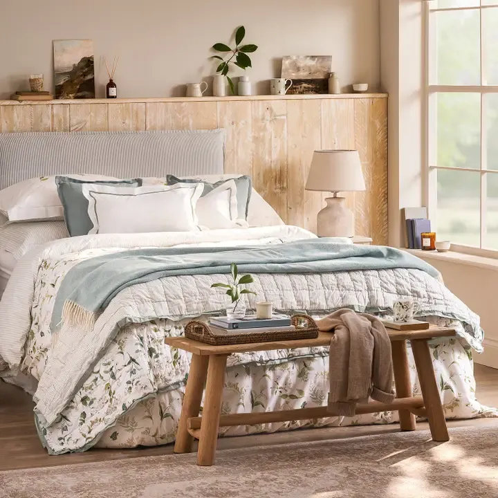 Wild Floral Reversible Quilted Throw Wild Floral Reversible Quilted Throw | Oakenora Home
