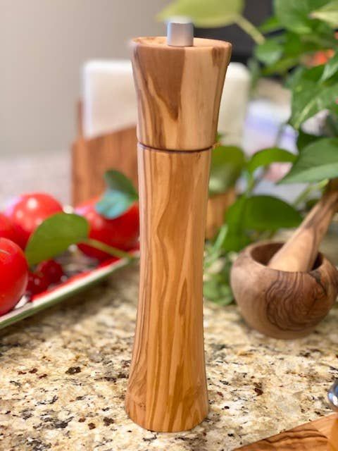 Olive Wood Pepper Mill - Adjustable Coarseness