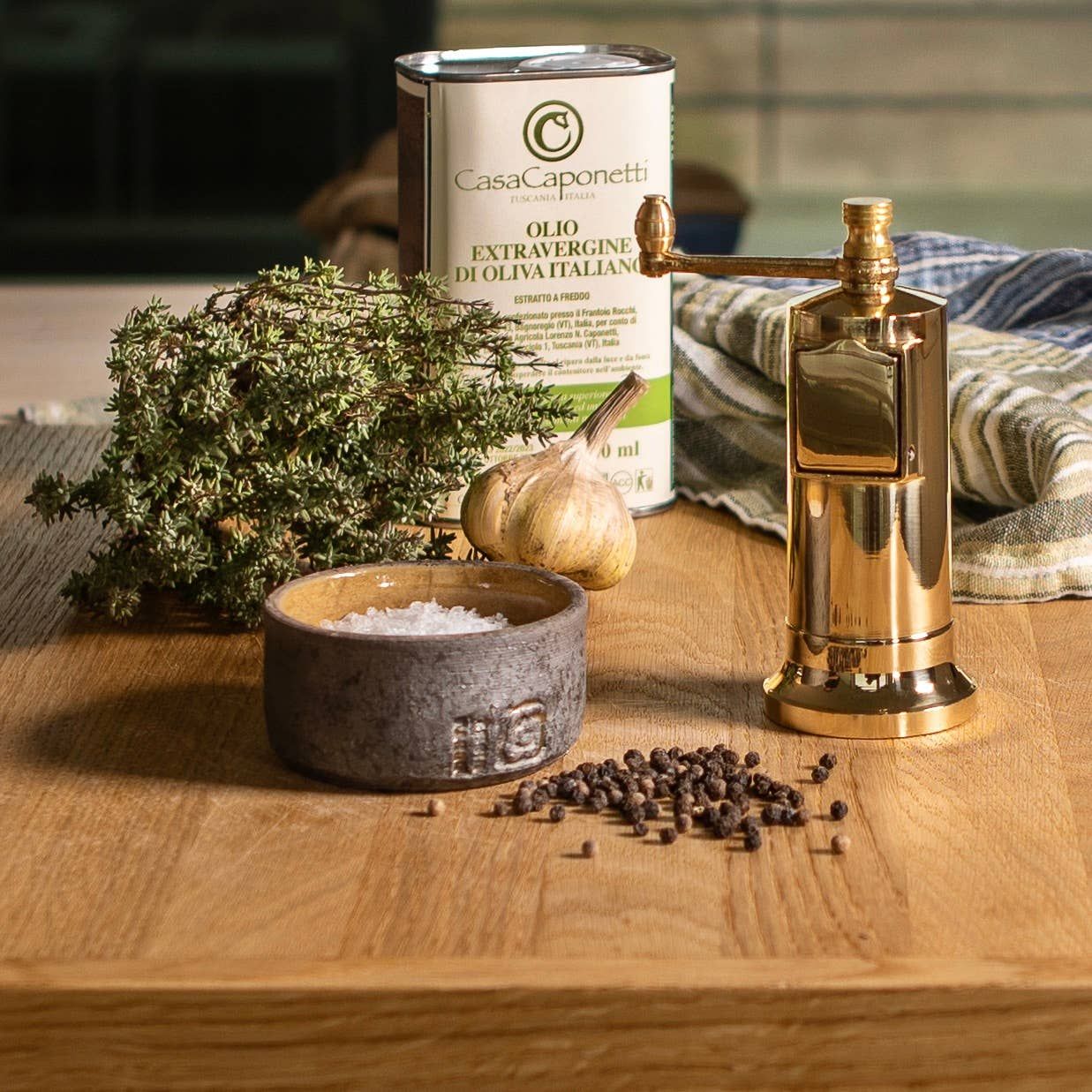 The original 'Chefs Mate' - 5.3" brass pepper grinder