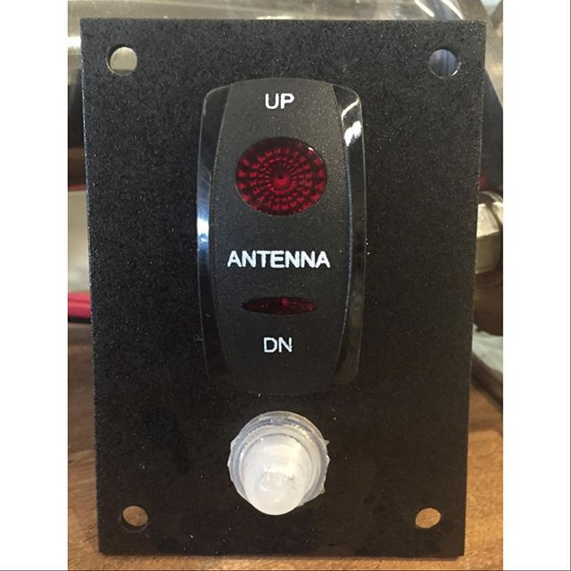 Antenna switch with auto stow facility
