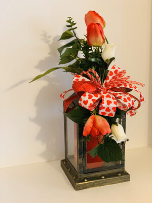 Hearts Lantern Swag Centerpiece