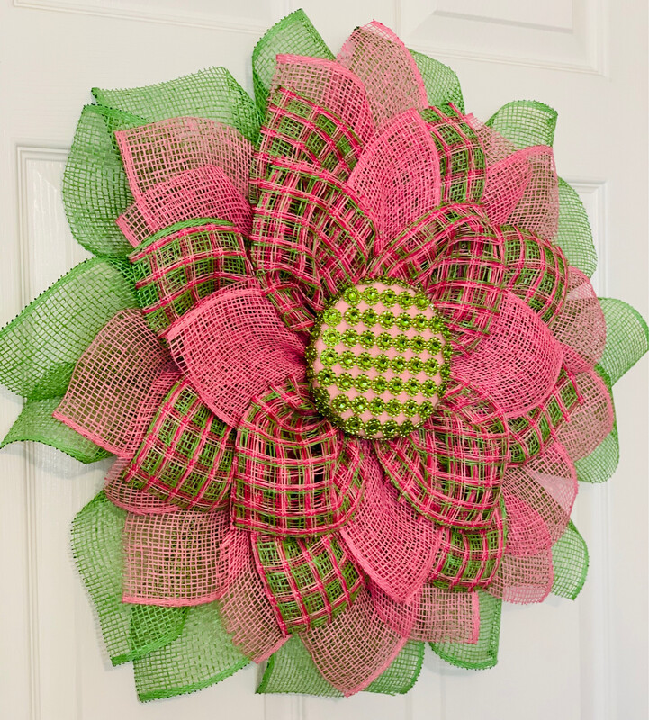 Pink &amp; Green Daisy Wreath
