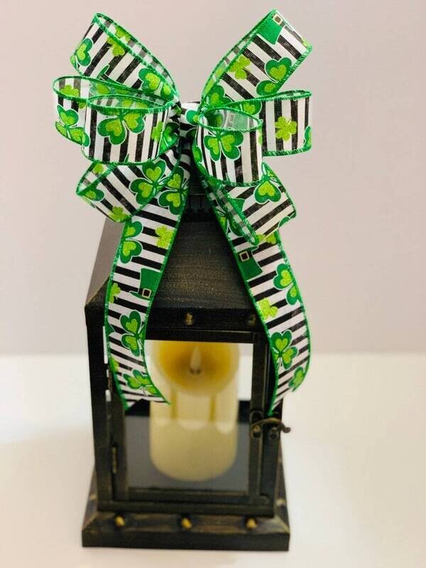 St. Patrick&#39;s Day Black White Shamrocks Bow