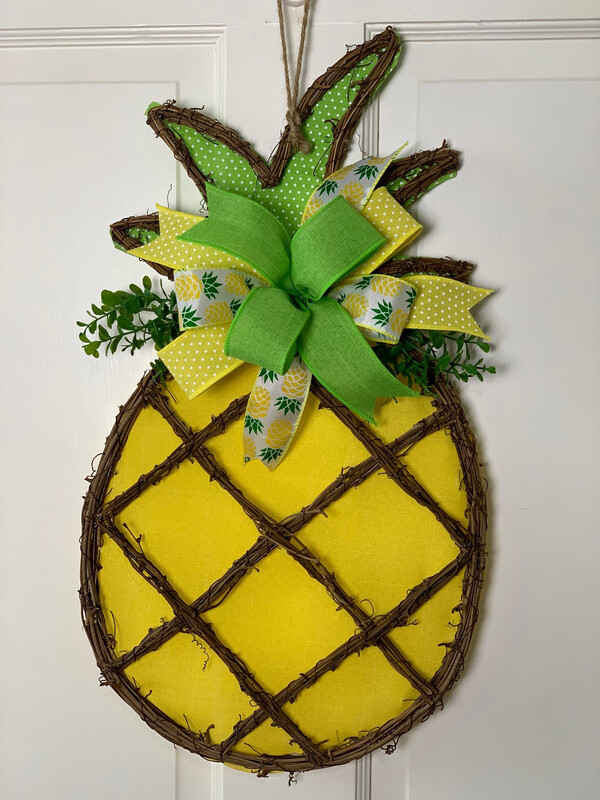Pineapple Door Hanger