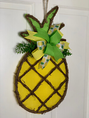 Pineapple Door Hanger