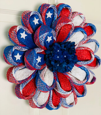 Red White &amp; Blue Daisy Flower Wreath