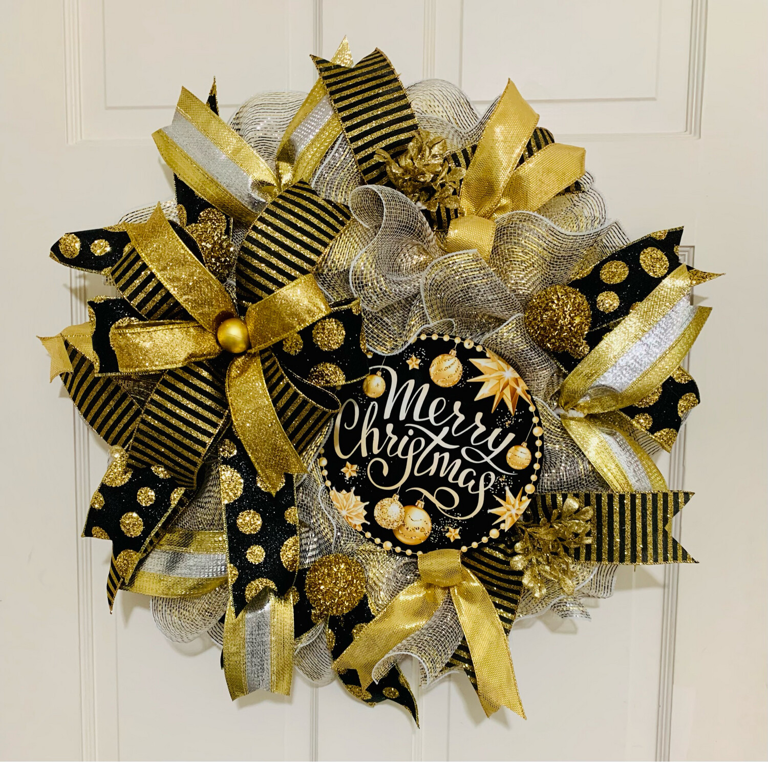 Black &amp; Gold Merry Christmas Ornaments Wreath
