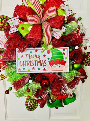 Peeking Elf Merry Christmas Wreath