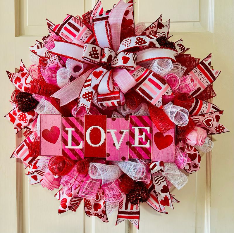 Love Blocks Valentine&#39;s Day Wreath