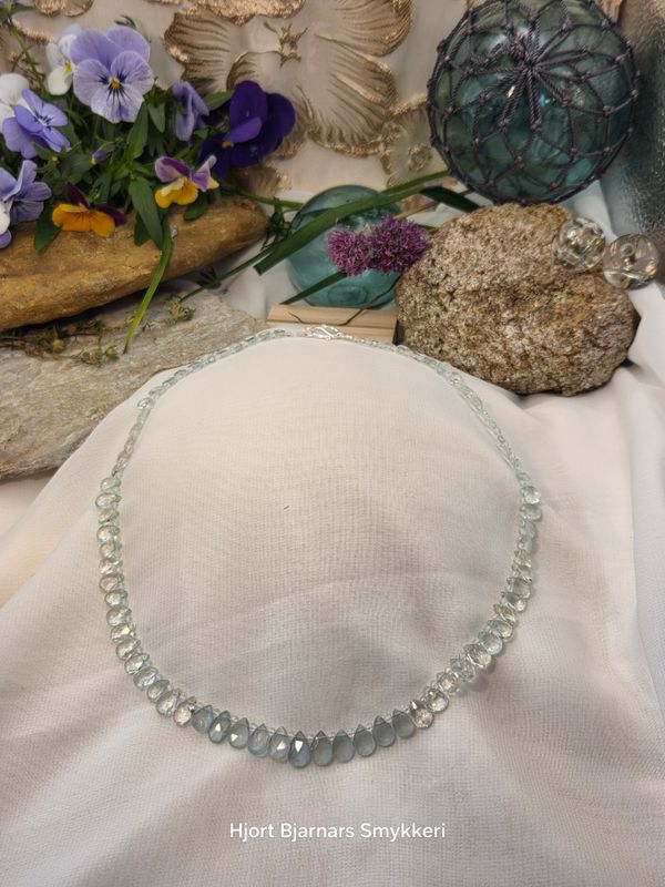 Lysets dråper av sprukket Topas?