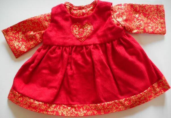 Outfit in red - 2 pieces top and pinafore in 3 sizes Outfit in red - 2 pieces top and pinafore in 3 sizes