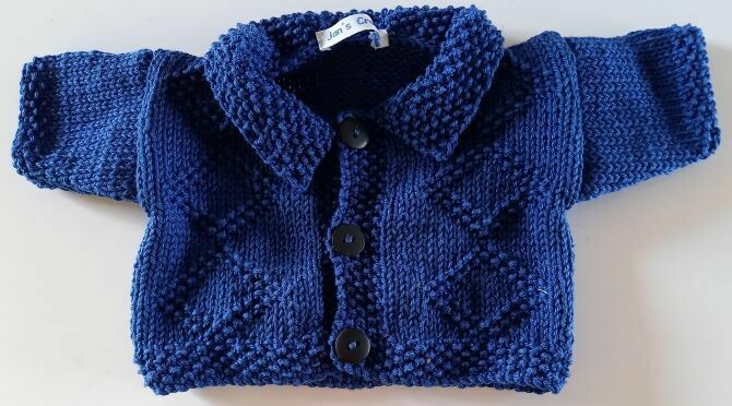 Cardigan with collar - dark blue with diamond pattern on front
