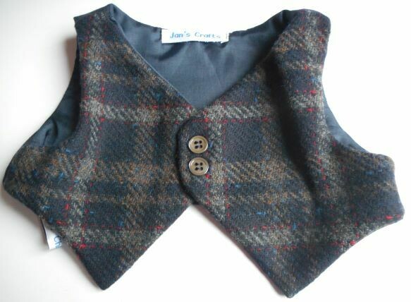 Waistcoat for bears - Dark navy check wool with plain lining Waistcoat for bears - Dark navy check wool with plain lining