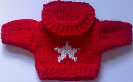 Jumper, red roll neck with cream star- small bear 16cm/ 6 inches high Jumper, red roll neck with cream star- small bear 16cm/ 6 inches high