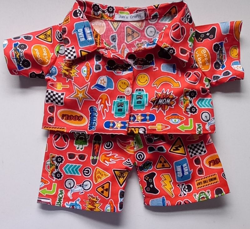 Pyjamas with collar - red with motifs print.