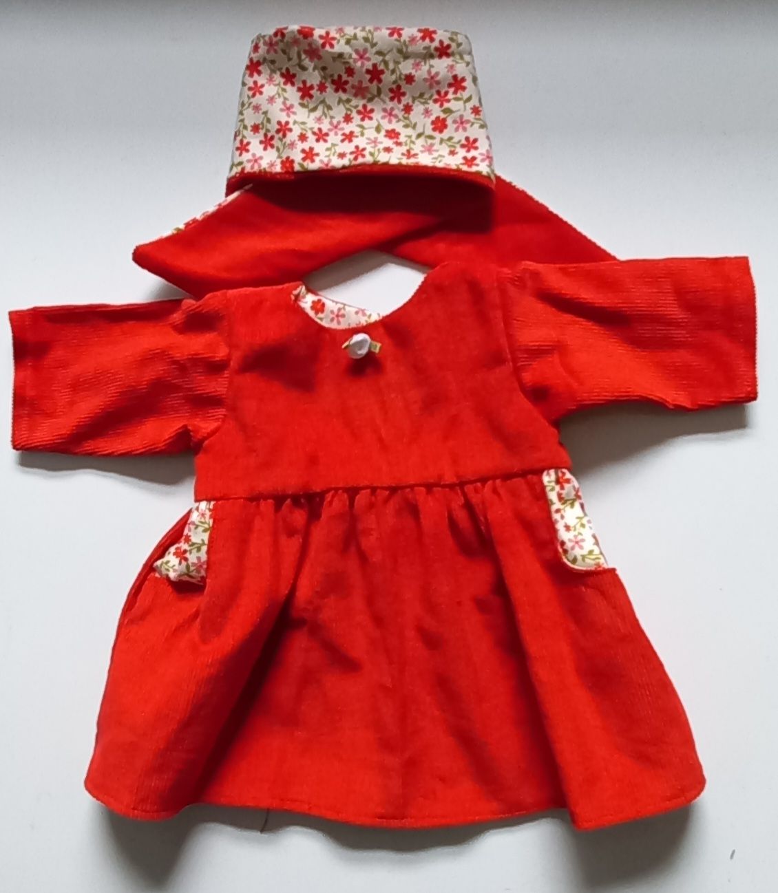 Dress: red cord with headscarf