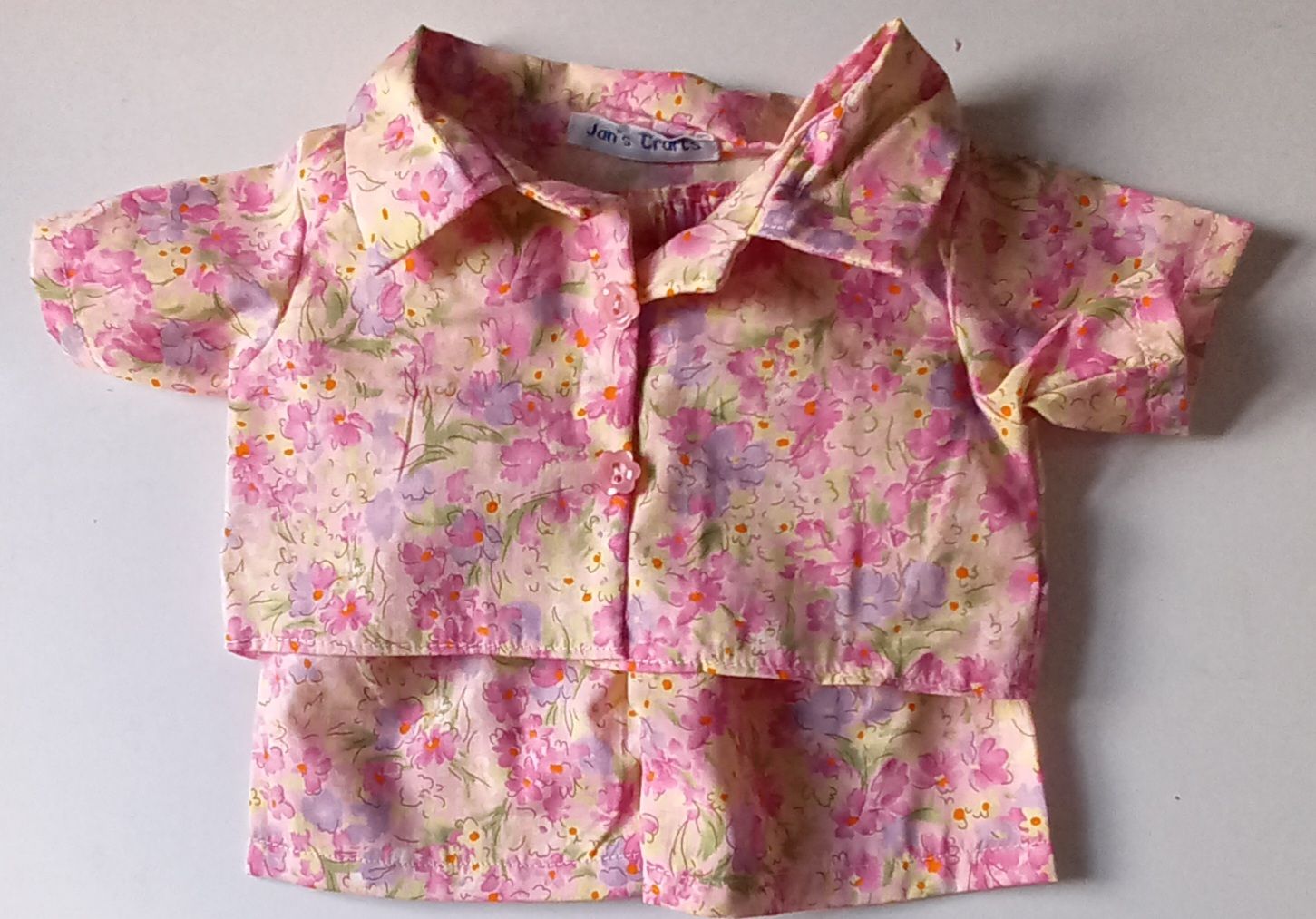 Pyjamas with collar - pink floral print.