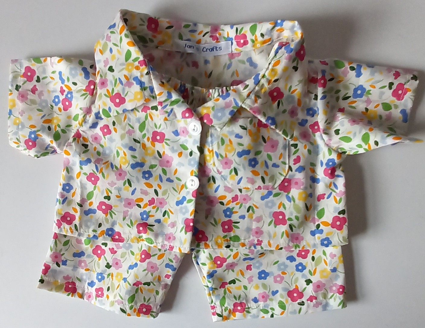 Pyjamas with collar -  floral print.