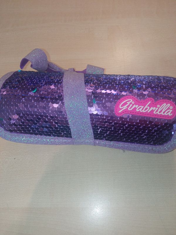 Astuccio Girabrilla con penne e pennarelli