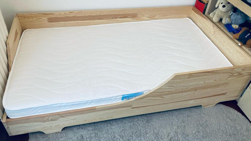 Lettino montessoriano con materasso