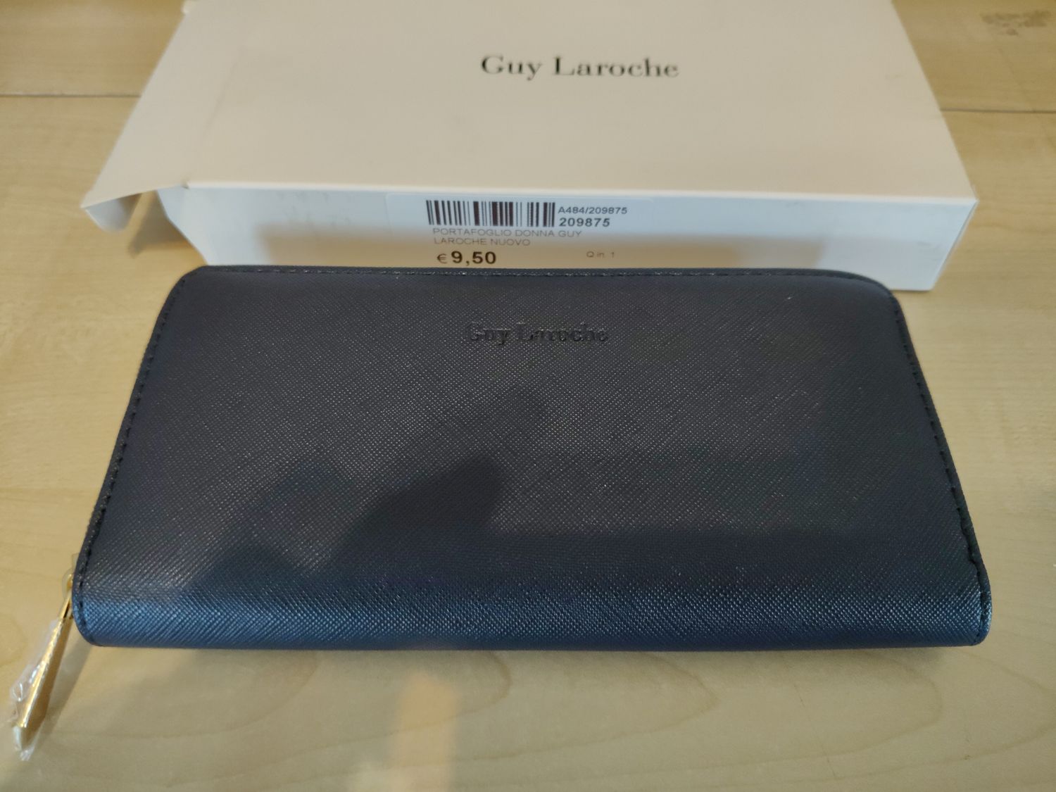Portafoglio donna Guy Laroche nuovo