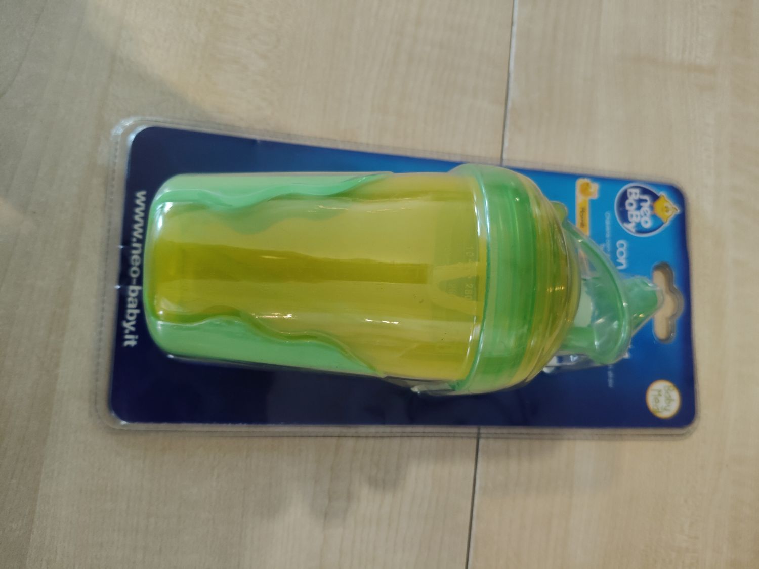 Tazza con cannuccia Neo baby nuova