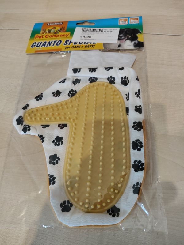 Guanto speciale per cani e gatti