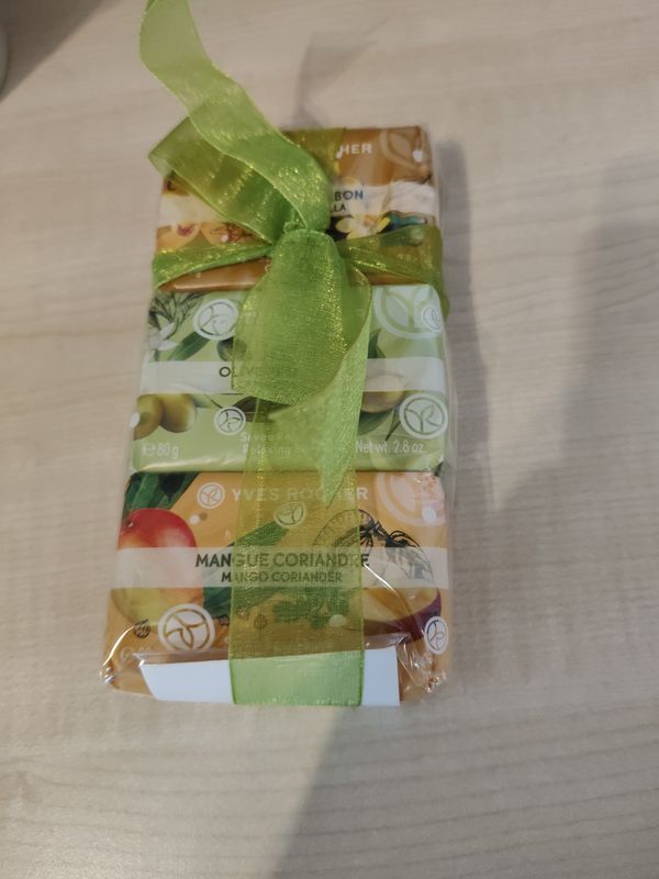 Saponetta Yves Rocher 3 pezzi