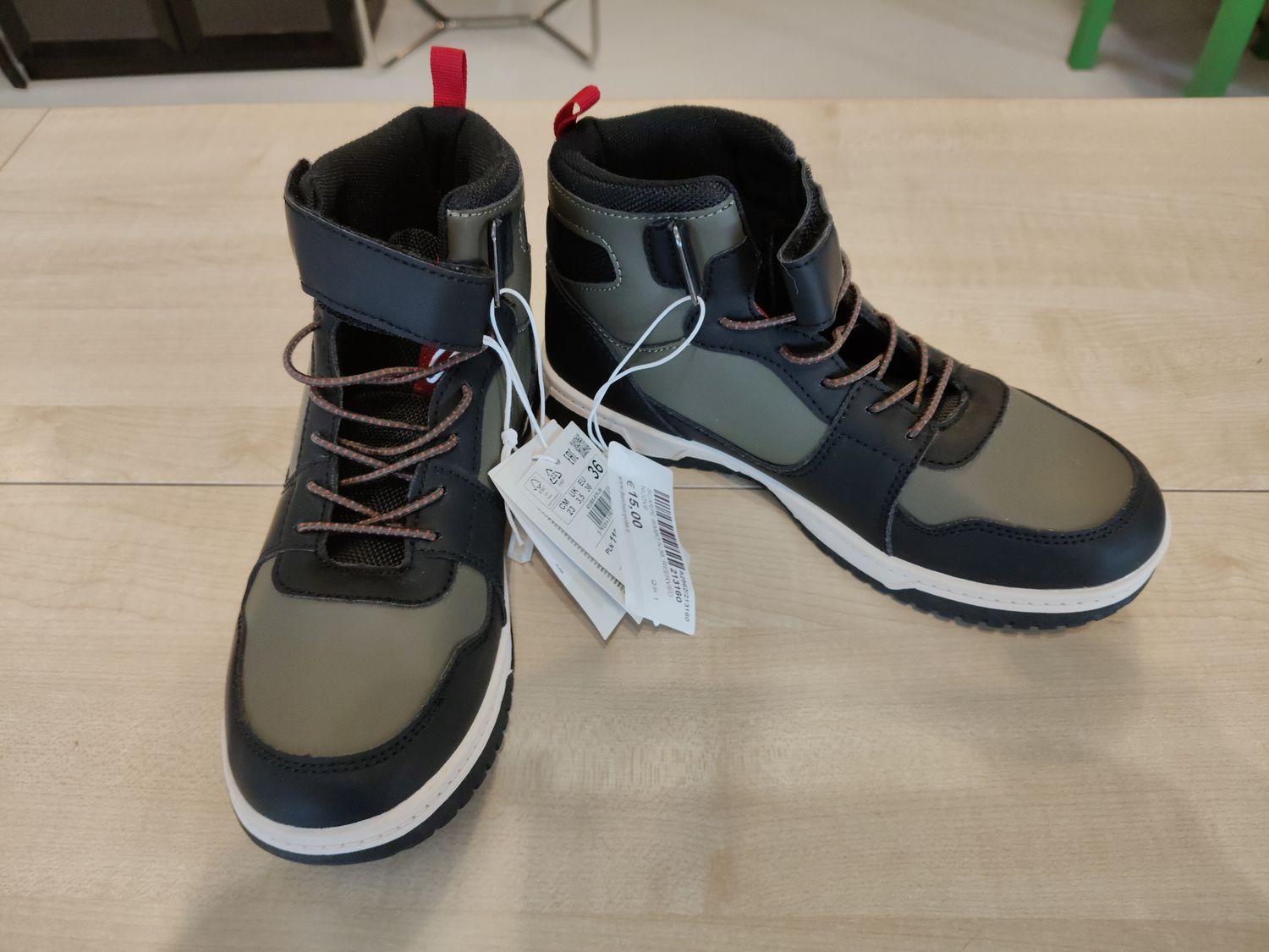 Scarpe bimbo n.36 Reserved nuove