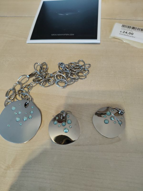 Collana e orecchini Nomination