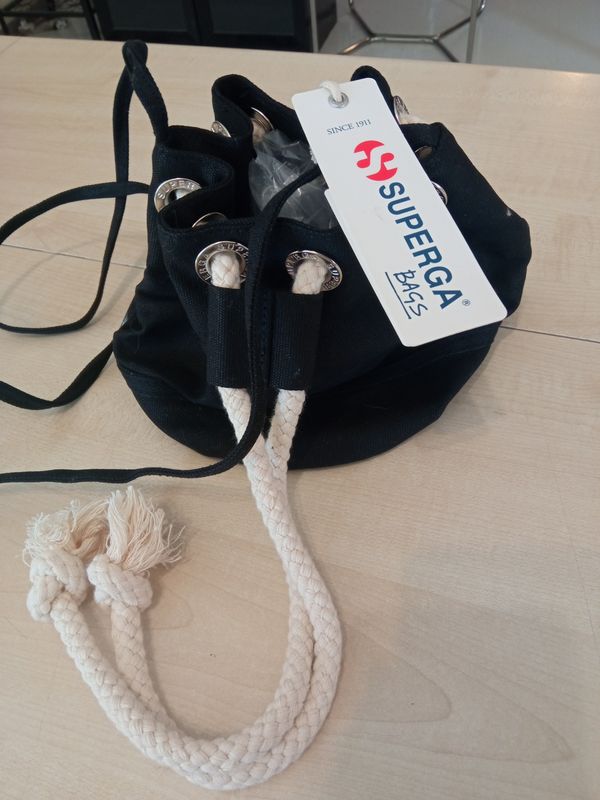 Borsetta Superga nuova