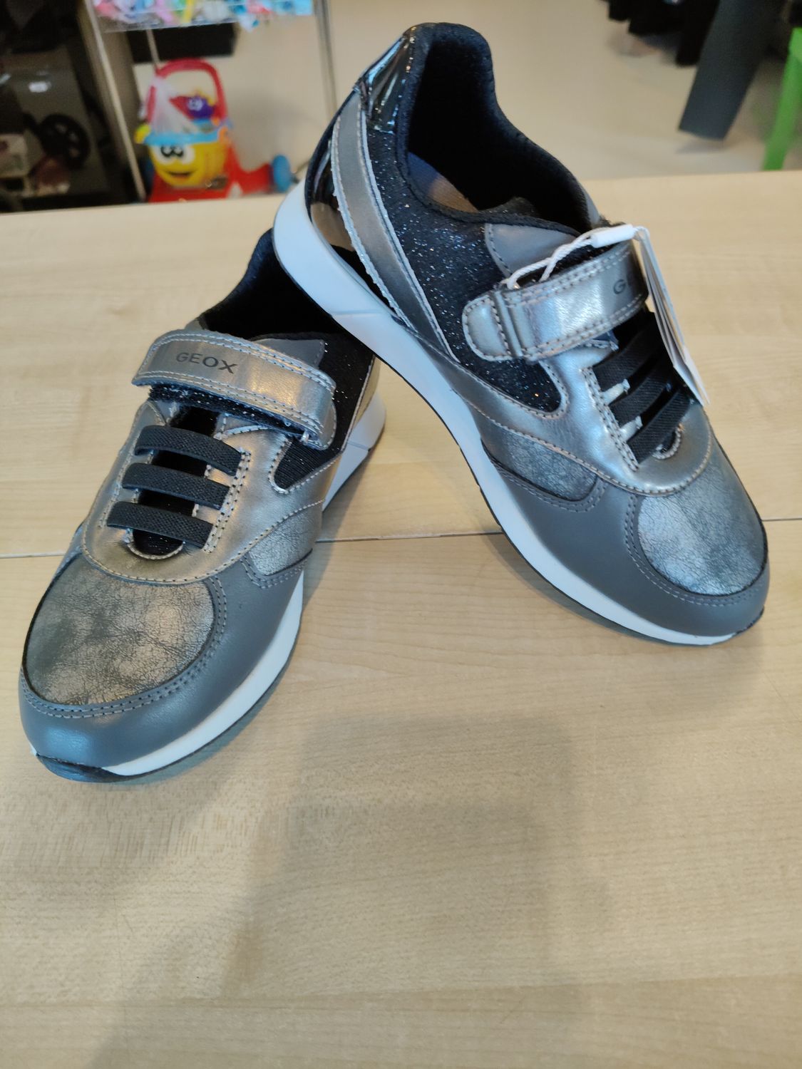 Scarpe bimba n.33 Geox nuove