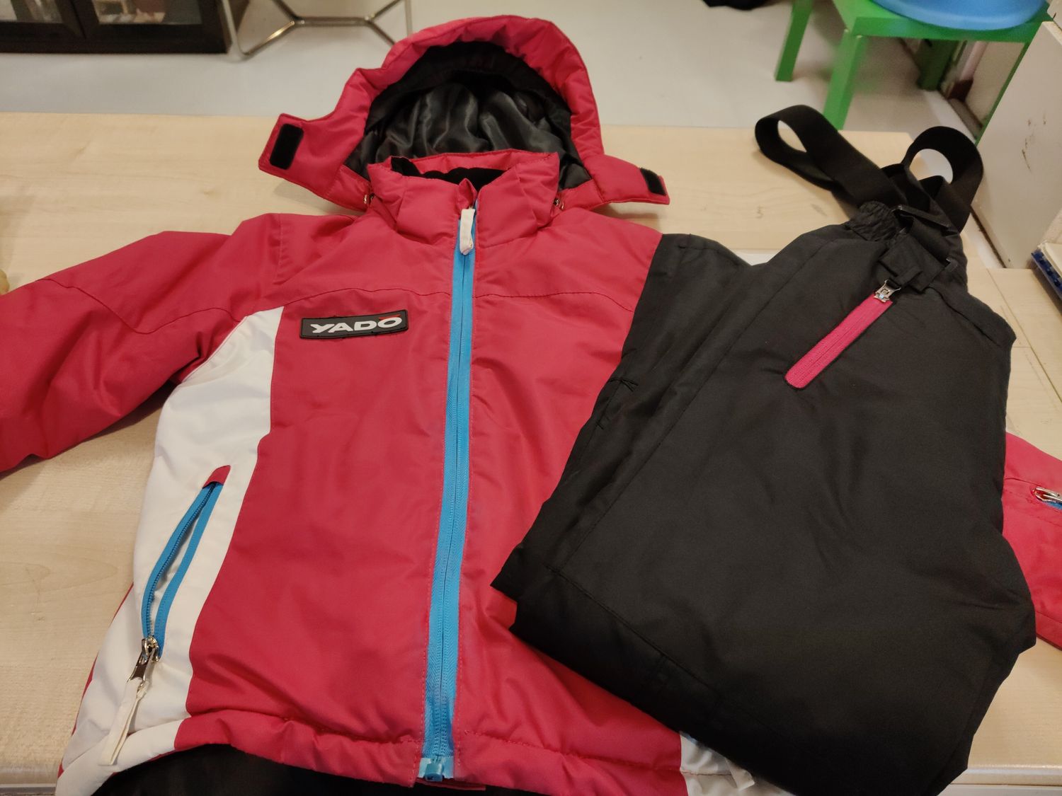 Completo da sci bimba 8 anni Yado