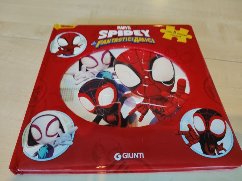 Spidey  libro+puzzle