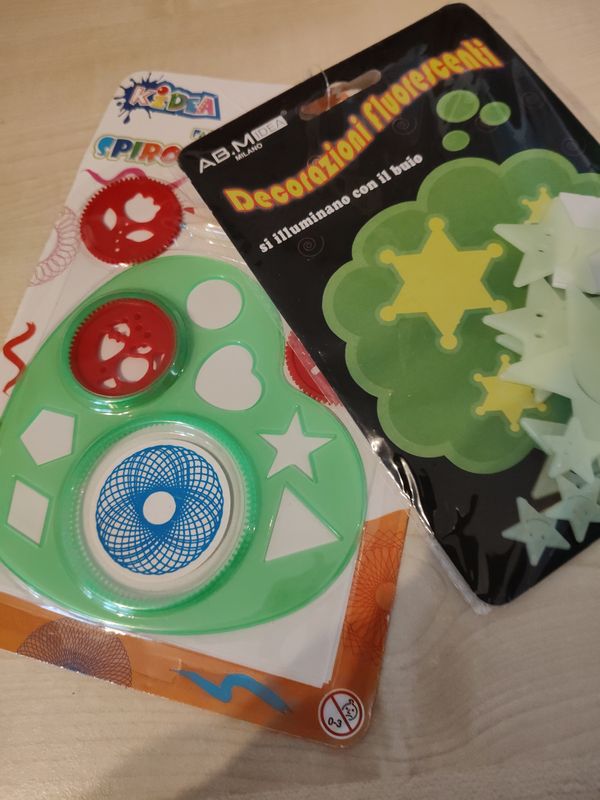 Spirografo + decorazioni fluorescenti Spirografo + decorazioni fluorescenti