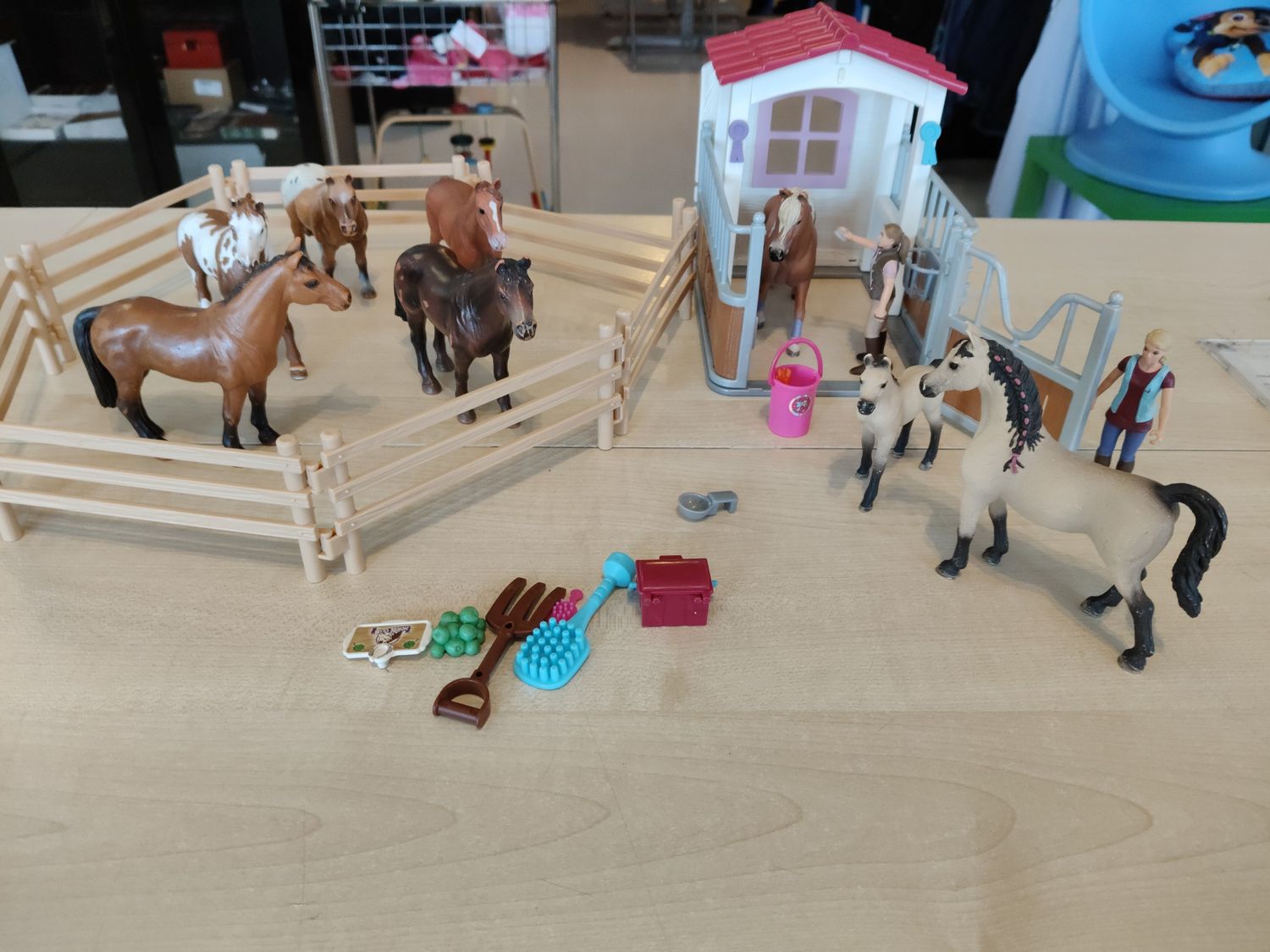 Box cavalli Schleich con accessori vari