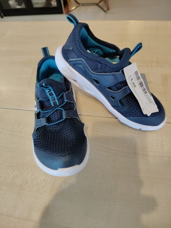Scarpe bimbo n.28 Decathlon nuove