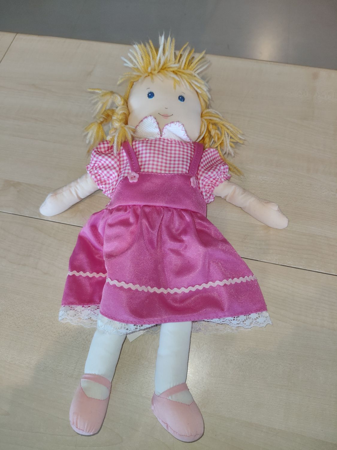 Bambola di stoffa
