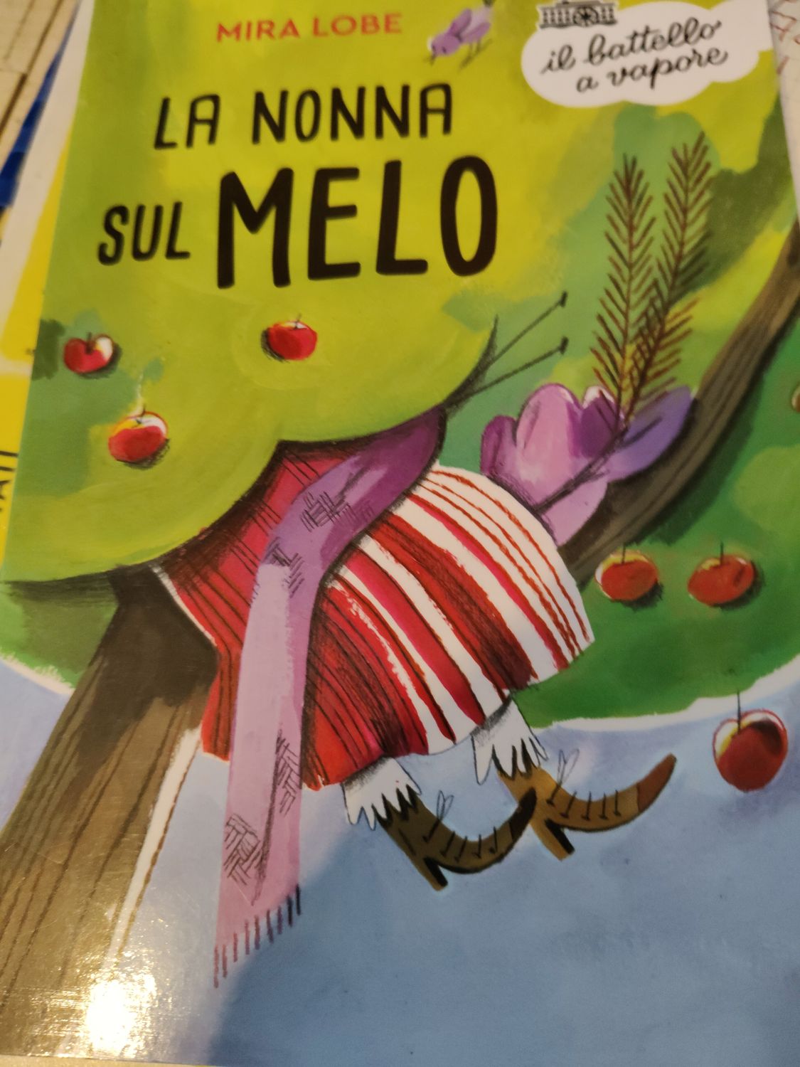 La nonna sul melo